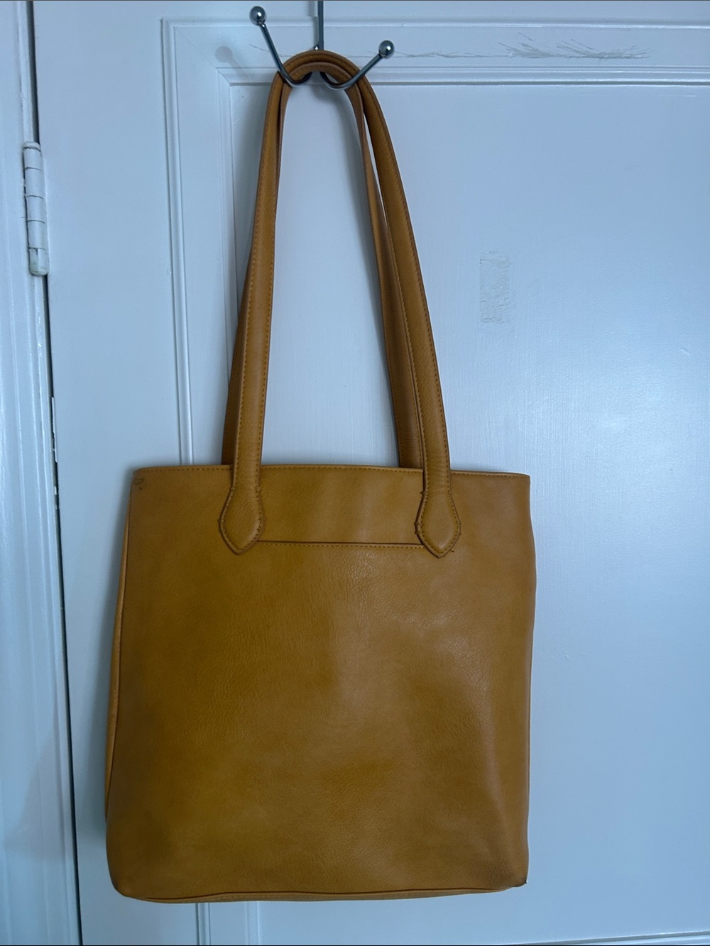 Classic Women’s Tote Bag in Mustard Brown